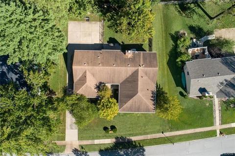 614 Spring Meadows Dr, Ballwin, MO 63011 photo 3