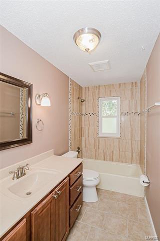 459 Maymont, Ballwin, MO 63011 photo 18