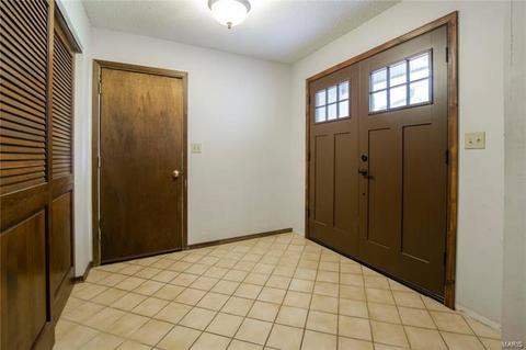 273 Glandore, Ballwin, MO 63021 photo 4