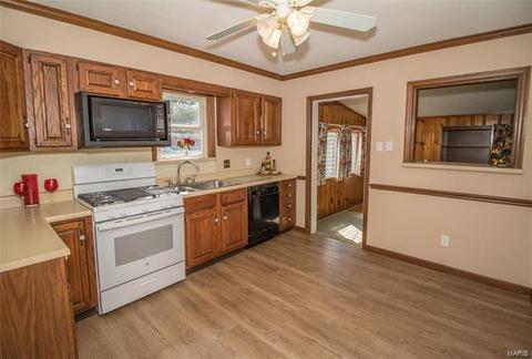 8910 Apache Ln, Saint Louis, MO 63114 photo 8