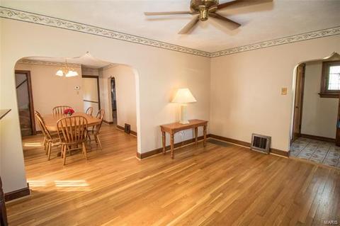 8910 Apache Ln, Saint Louis, MO 63114 photo 4