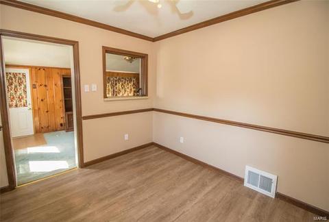 8910 Apache Ln, Saint Louis, MO 63114 photo 9