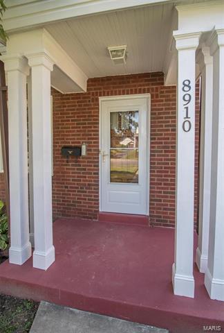 8910 Apache Ln, Saint Louis, MO 63114 photo 25
