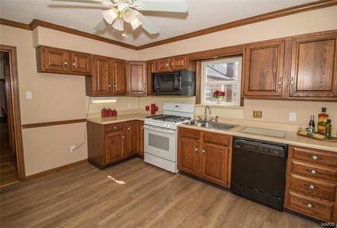 8910 Apache Ln, Saint Louis, MO 63114 photo 7