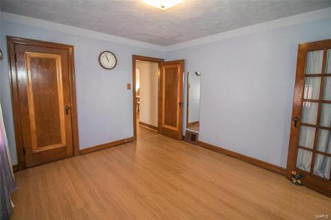 8910 Apache Ln, Saint Louis, MO 63114 photo 10