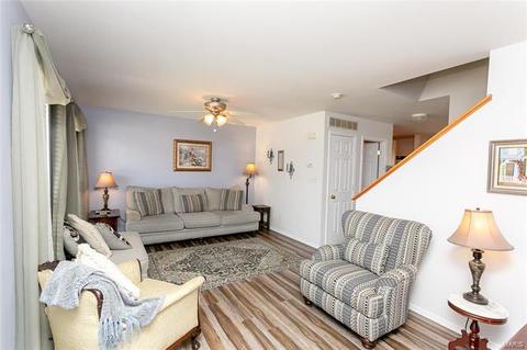 732 Hyde Dr, O'fallon, MO 63366 photo 2