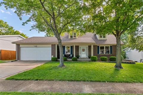 394 Woodrun Dr, Ballwin, MO 63021 photo 1