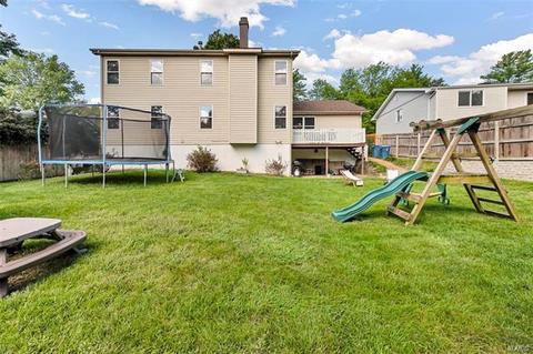 394 Woodrun Dr, Ballwin, MO 63021 photo 24