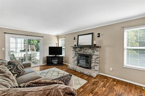 394 Woodrun Dr, Ballwin, MO 63021 photo 9