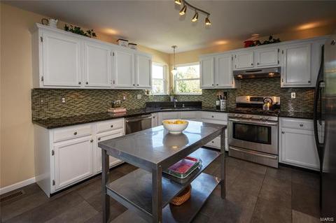 1210 Westrun Dr, Ballwin, MO 63021 photo 6