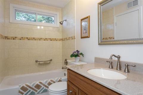 685 Henry Ave, Manchester, MO 63011 photo 16
