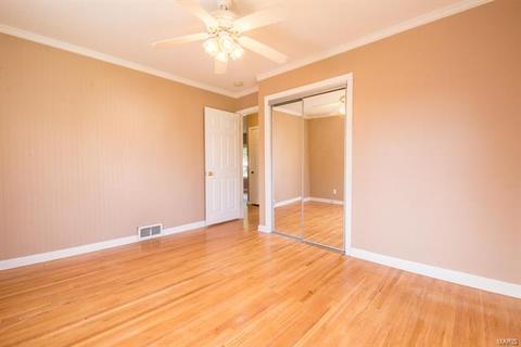 110 Robin Hill Ln, Ballwin, MO 63021 photo 14