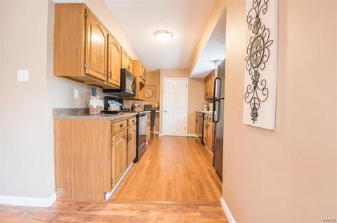 110 Robin Hill Ln, Ballwin, MO 63021 photo 24
