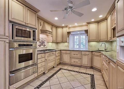 1031 Treeline Ct, Manchester, MO 63021 photo 10