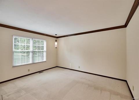1031 Treeline Ct, Manchester, MO 63021 photo 4