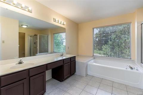 629 Charleston Oaks Ct, Ballwin, MO 63021 photo 20