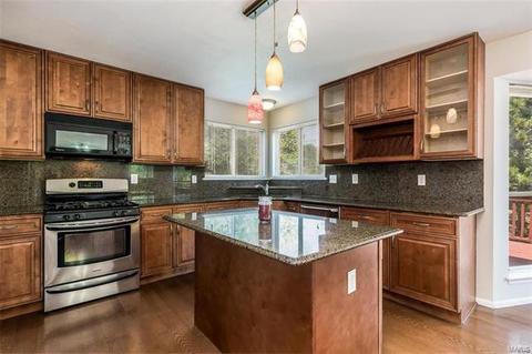 629 Charleston Oaks Ct, Ballwin, MO 63021 photo 12