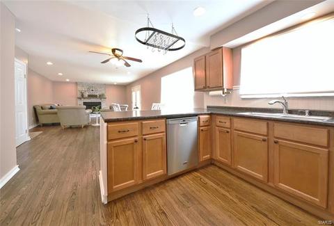 643 Crowsnest Dr, Ballwin, MO 63021 photo 9