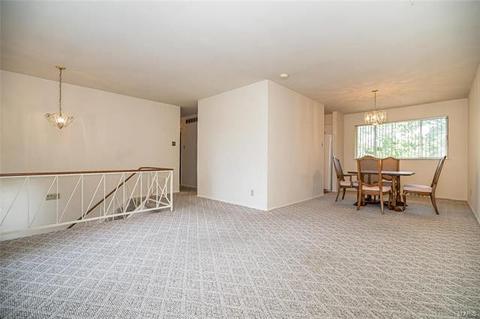808 Bromfield Ter, Manchester, MO 63021 photo 6