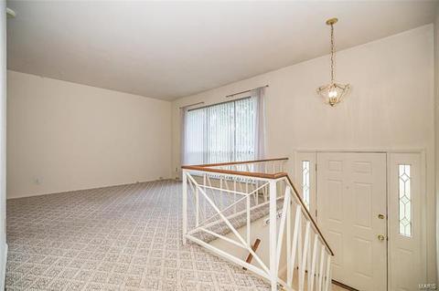 808 Bromfield Ter, Manchester, MO 63021 photo 4