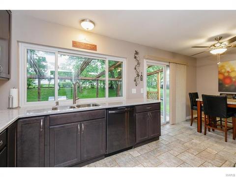 692 Walnut Point Ct, Ballwin, MO 63021 photo 20