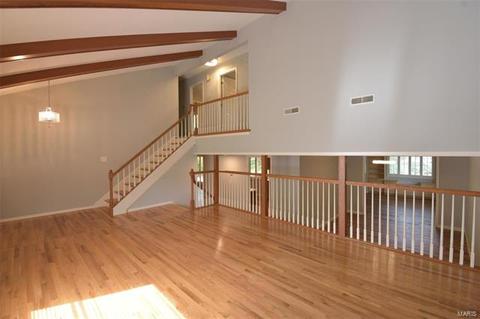 1082 Pinrun Dr, Ballwin, MO 63011 photo 10
