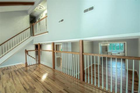 1082 Pinrun Dr, Ballwin, MO 63011 photo 11