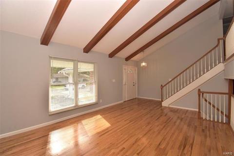 1082 Pinrun Dr, Ballwin, MO 63011 photo 7