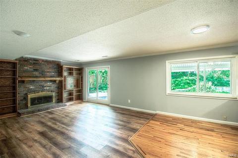 1082 Pinrun Dr, Ballwin, MO 63011 photo 22