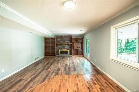 1082 Pinrun Dr, Ballwin, MO 63011 photo 20