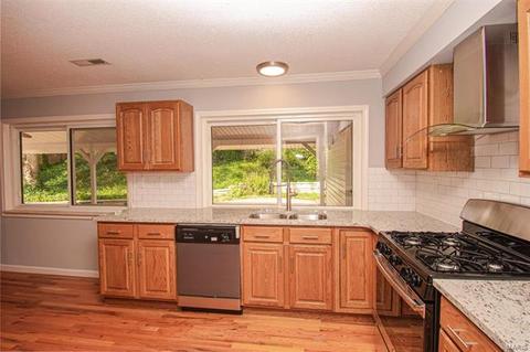 1082 Pinrun Dr, Ballwin, MO 63011 photo 30