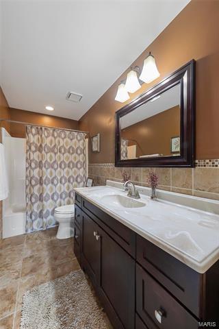 401 Ballwin Estates Ct, Ballwin, MO 63021 photo 34
