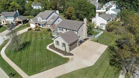 401 Ballwin Estates Ct, Ballwin, MO 63021 photo 4