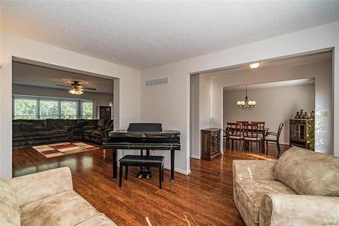 1713 Highgrove Dr, O'fallon, MO 63366 photo 4
