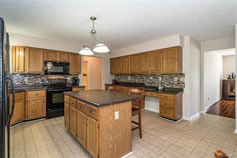 1713 Highgrove Dr, O'fallon, MO 63366 photo 11