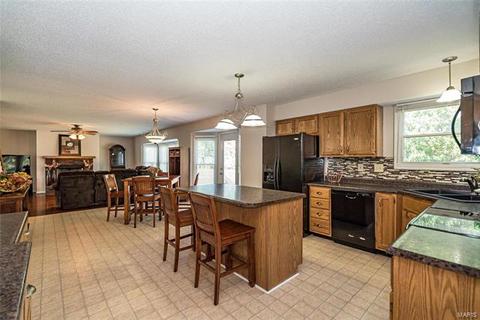 1713 Highgrove Dr, O'fallon, MO 63366 photo 14