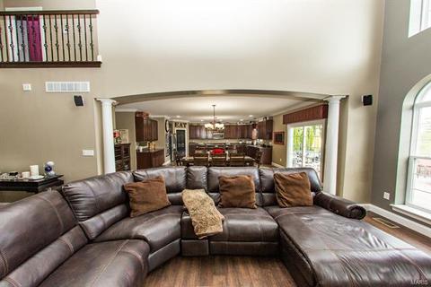 6568 Devonhurst, Saint Louis, MO 63129 photo 6