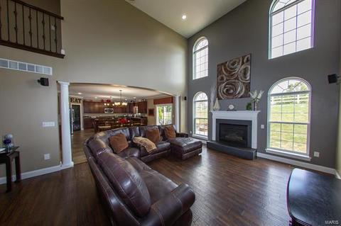 6568 Devonhurst, Saint Louis, MO 63129 photo 4