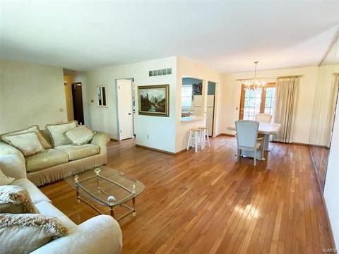 241 Valleyoak Ct, Ballwin, MO 63021 photo 5