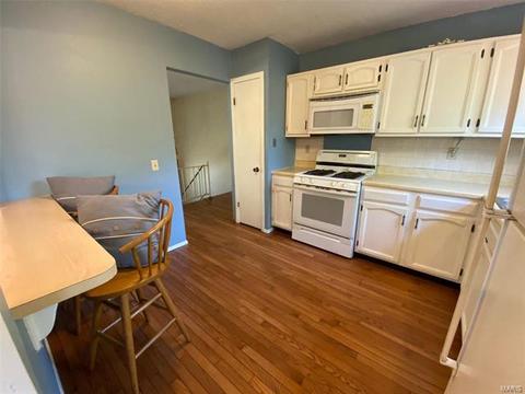 241 Valleyoak Ct, Ballwin, MO 63021 photo 9