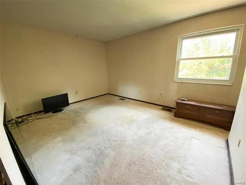 241 Valleyoak Ct, Ballwin, MO 63021 photo 10