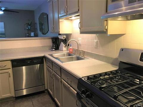 1300 Holgate Dr #E1, Ballwin, MO 63021 photo 5