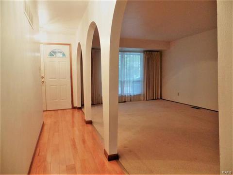 525 Blazedwood Dr, Ballwin, MO 63021 photo 2