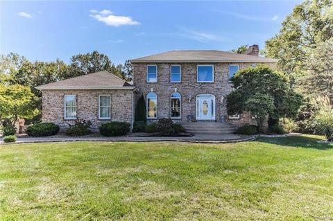 5296 Roanoke Dr, Weldon Spring, MO 63304 photo 1