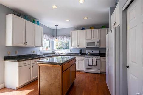 327 Summer Haven Ct, O'fallon, MO 63368 photo 10