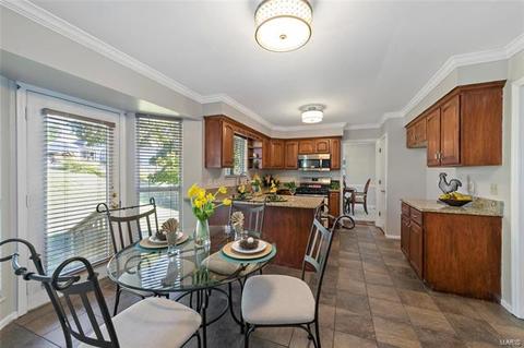 241 Oakbriar Farm, Ballwin, MO 63021 photo 9