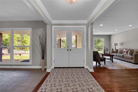 419 Andover, Ballwin, MO 63011 photo 2