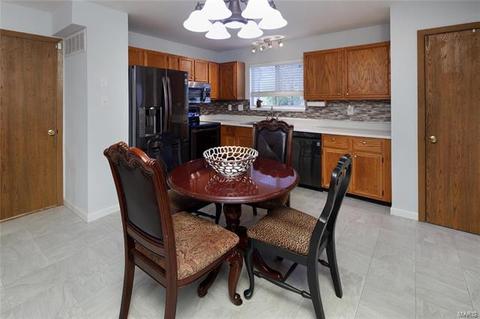 6401 Sprucefield Dr, O'fallon, MO 63366 photo 8
