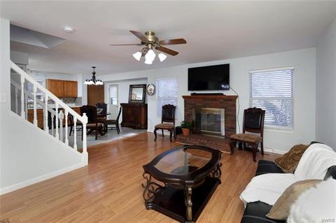 6401 Sprucefield Dr, O'fallon, MO 63366 photo 2