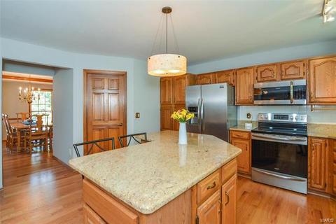 673 Carman Mdws, Ballwin, MO 63021 photo 21